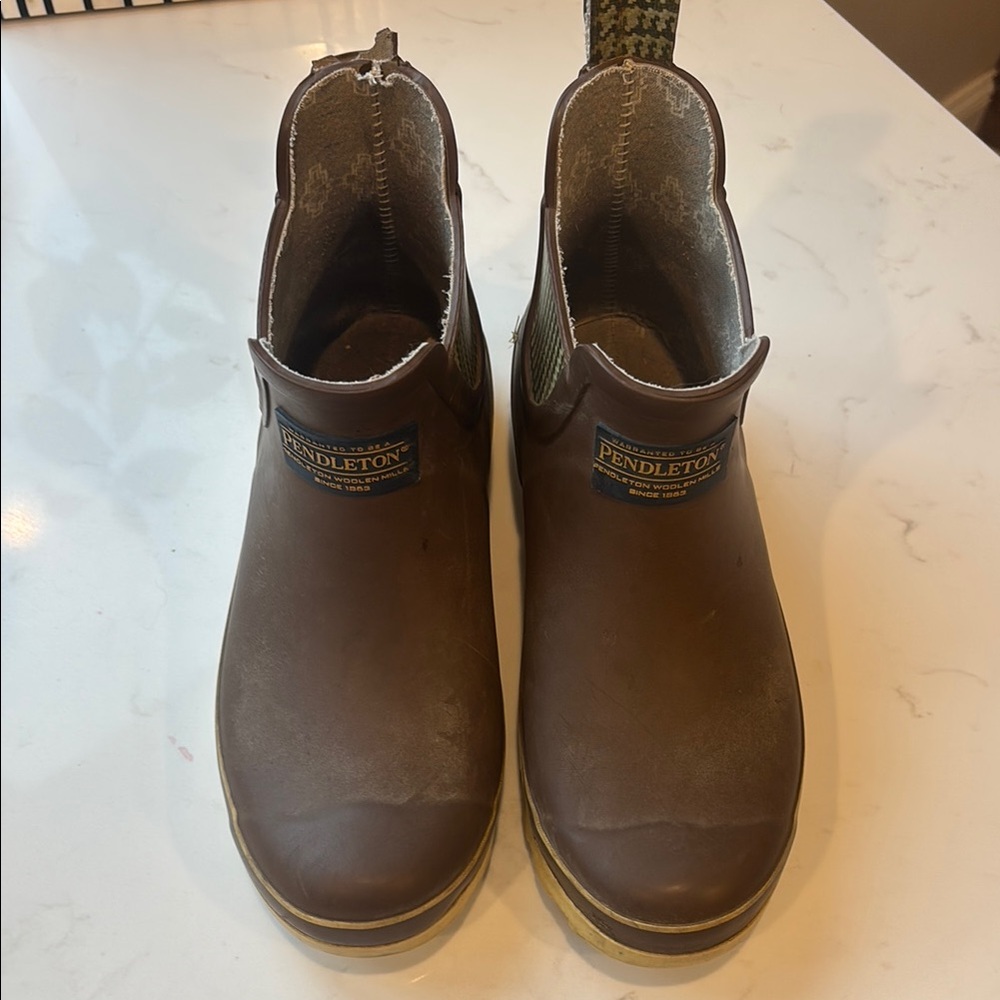 Pendleton Brown Leather Boots size 6